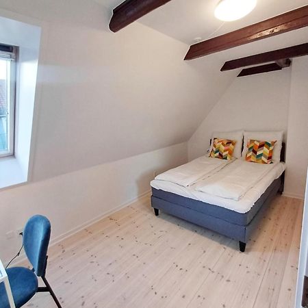 Large Double Room In The Center Of City แรนเดอร์ส ภายนอก รูปภาพ